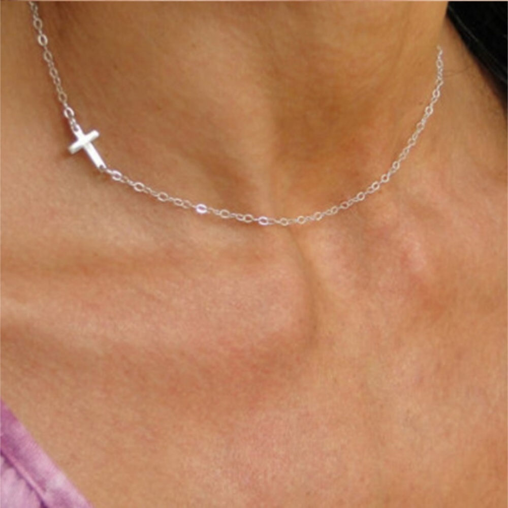 Christian Cross Minimalist Charm Worship Necklace - Picture 3 of 8